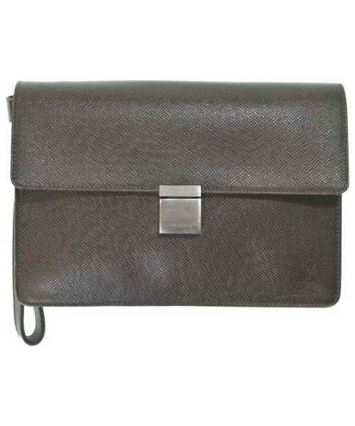 LOUIS VUITTON คลัตช์