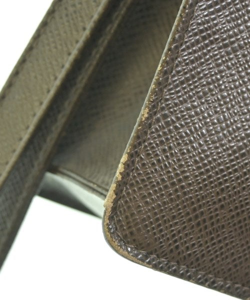 LOUIS VUITTON คลัตช์