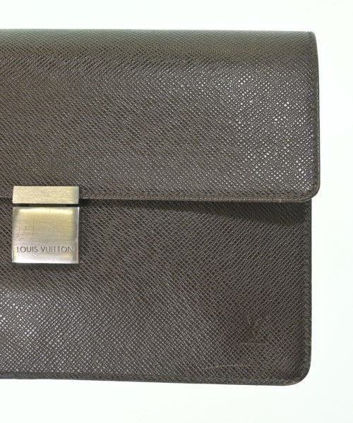 LOUIS VUITTON คลัตช์