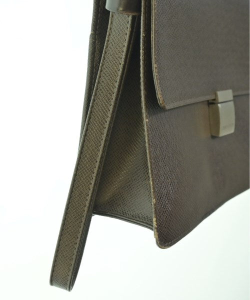 LOUIS VUITTON คลัตช์