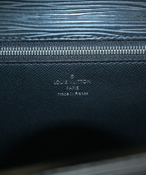 LOUIS VUITTON คลัตช์