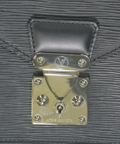 LOUIS VUITTON คลัตช์