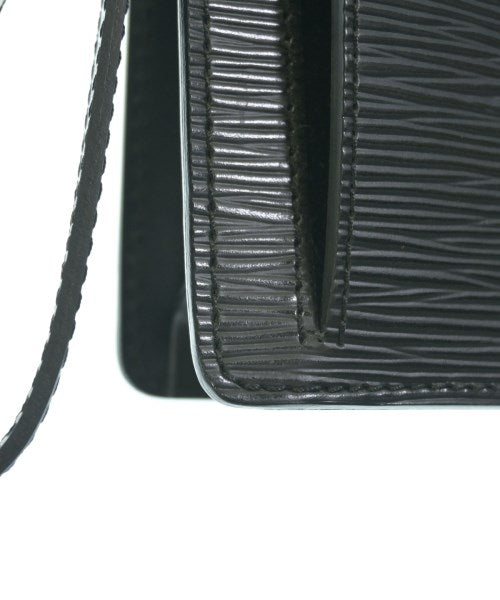 LOUIS VUITTON คลัตช์
