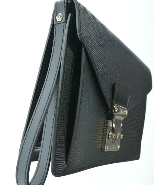 LOUIS VUITTON คลัตช์
