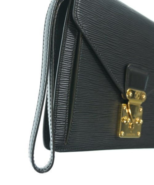 LOUIS VUITTON คลัตช์
