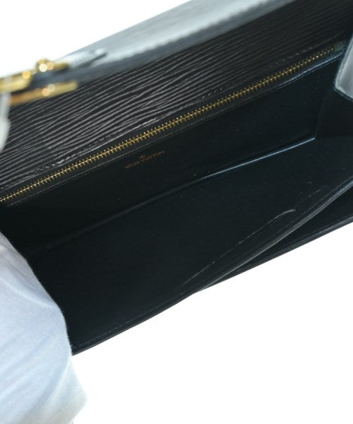 LOUIS VUITTON คลัตช์