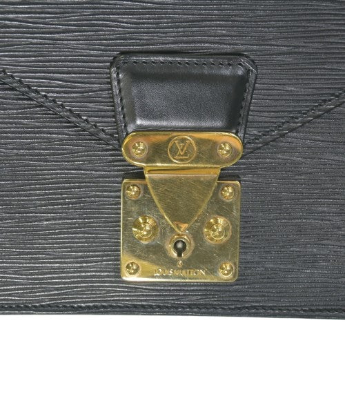LOUIS VUITTON คลัตช์