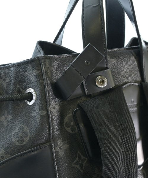 LOUIS VUITTON เป้สะพายหลัง