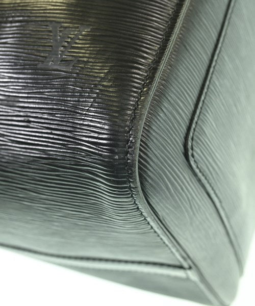 LOUIS VUITTON กระเป๋าใส่อุปกรณ์ขนาดใหญ่