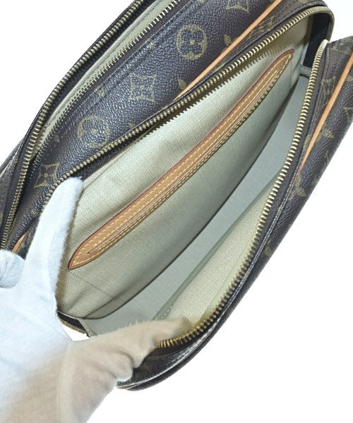 LOUIS VUITTON กระเป๋าสะพาย