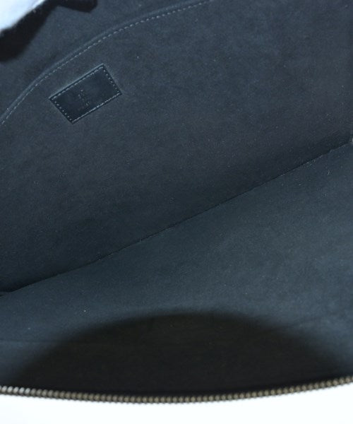 LOUIS VUITTON คลัตช์