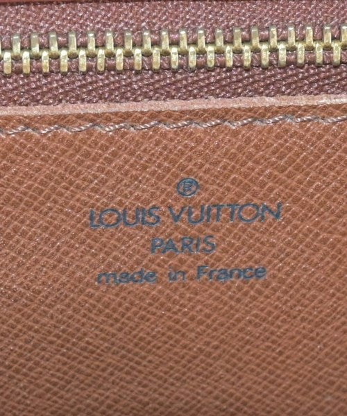 LOUIS VUITTON คลัตช์