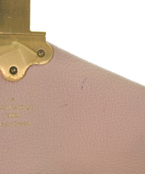 LOUIS VUITTON เป้สะพายหลัง