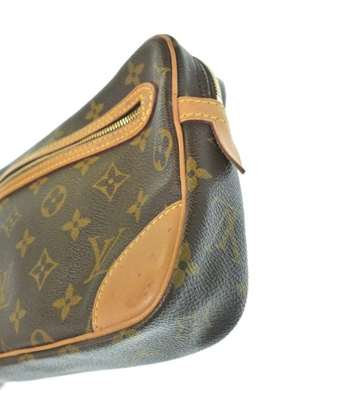 LOUIS VUITTON คลัตช์