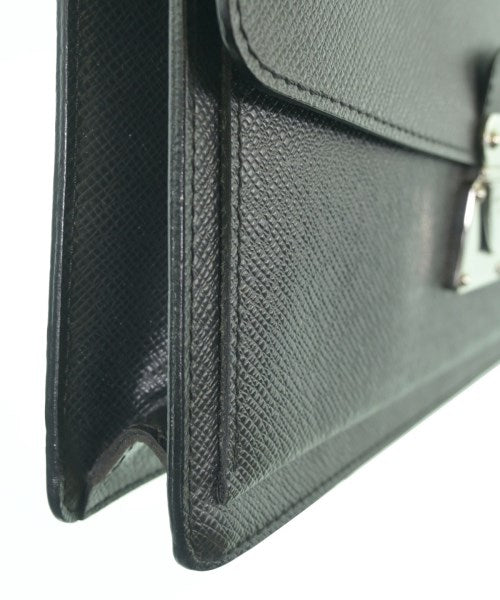 LOUIS VUITTON คลัตช์
