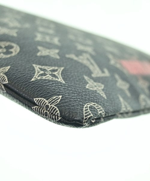 LOUIS VUITTON คลัตช์