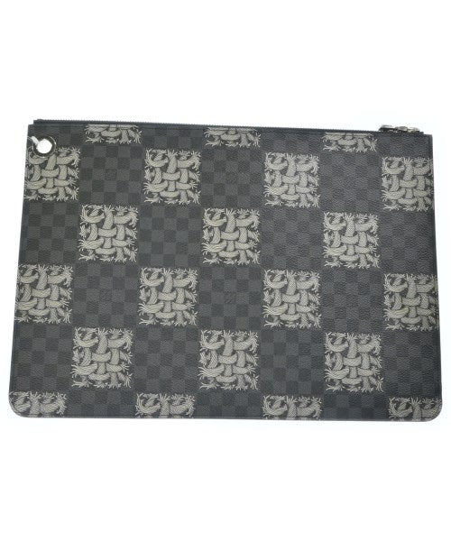 LOUIS VUITTON คลัตช์