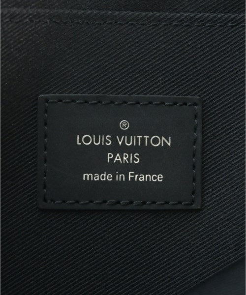 LOUIS VUITTON คลัตช์