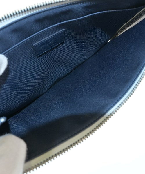 LOUIS VUITTON คลัตช์