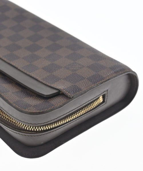 LOUIS VUITTON คลัตช์