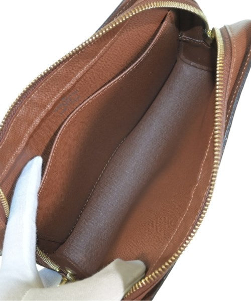 LOUIS VUITTON คลัตช์