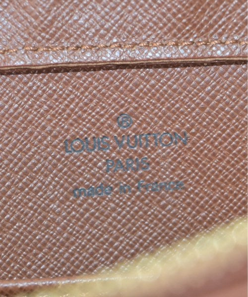 LOUIS VUITTON คลัตช์