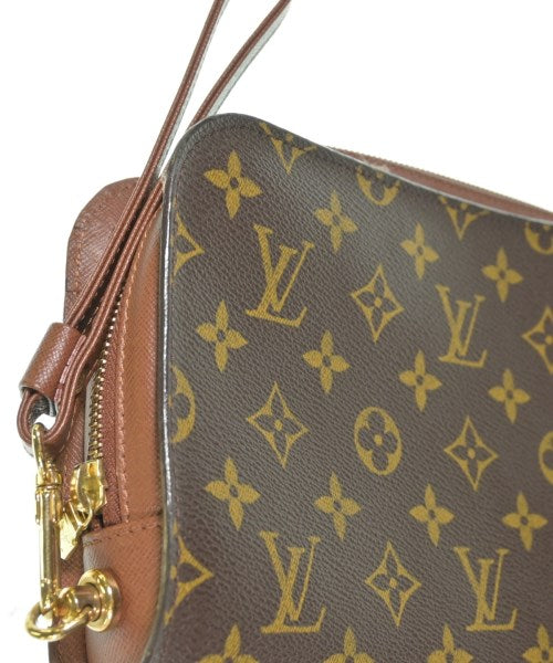 LOUIS VUITTON คลัตช์