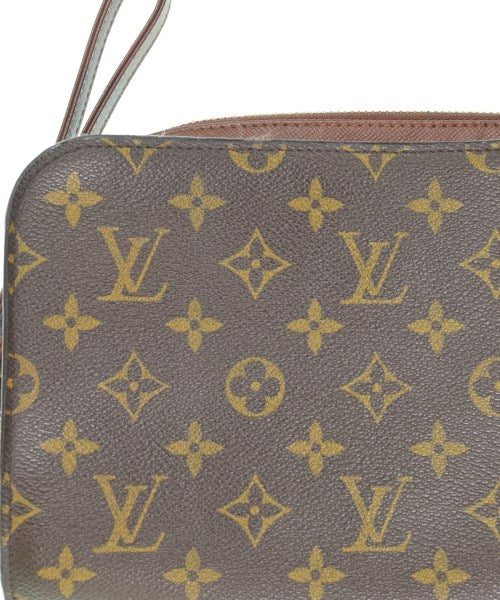 LOUIS VUITTON คลัตช์