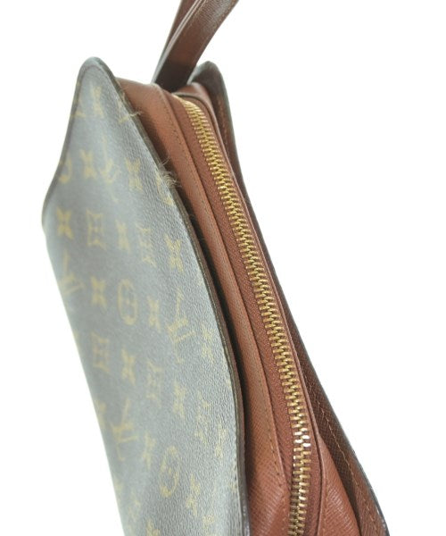 LOUIS VUITTON คลัตช์