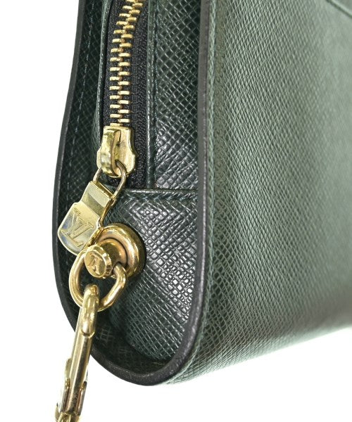 LOUIS VUITTON คลัตช์