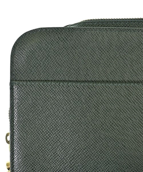 LOUIS VUITTON คลัตช์