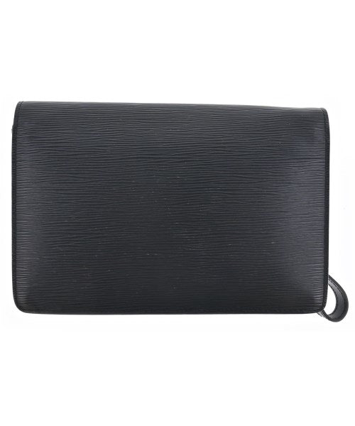 LOUIS VUITTON คลัตช์
