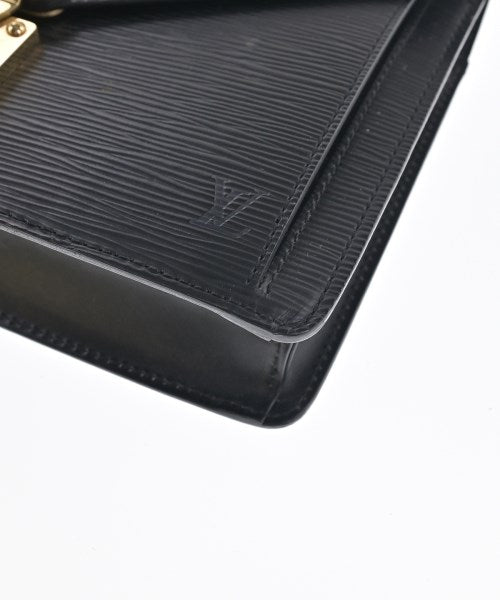 LOUIS VUITTON คลัตช์
