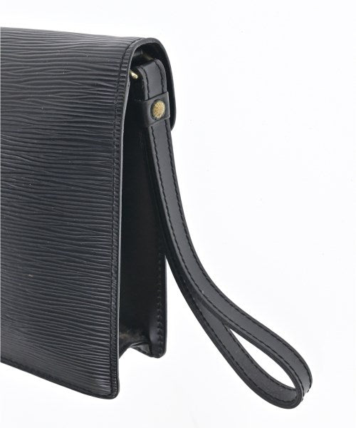 LOUIS VUITTON คลัตช์