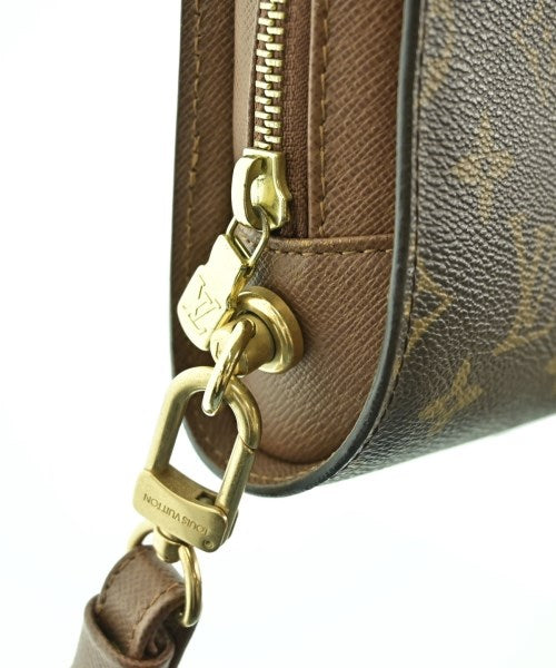 LOUIS VUITTON คลัตช์