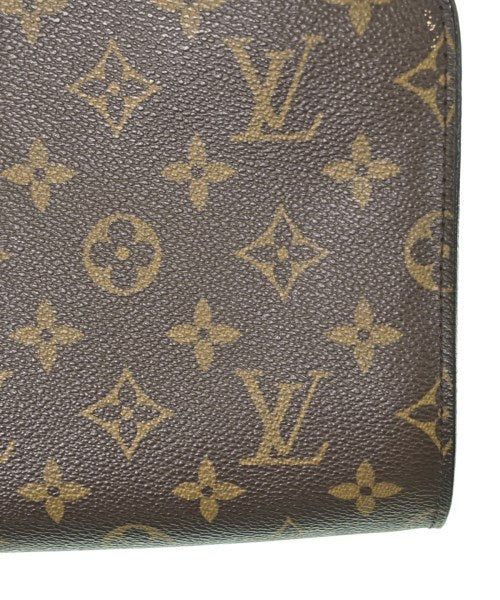 LOUIS VUITTON คลัตช์