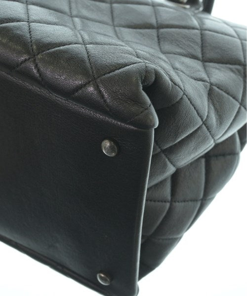 CHANEL กระเป๋าถือขนาดใหญ่