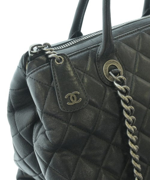 CHANEL กระเป๋าถือขนาดใหญ่