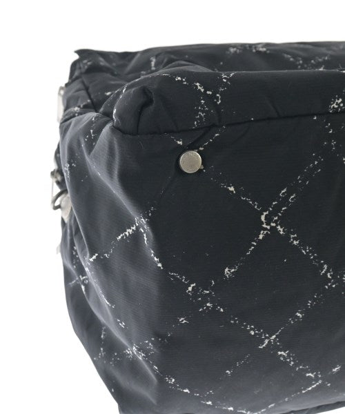 CHANEL กระเป๋าใส่อุปกรณ์ขนาดใหญ่