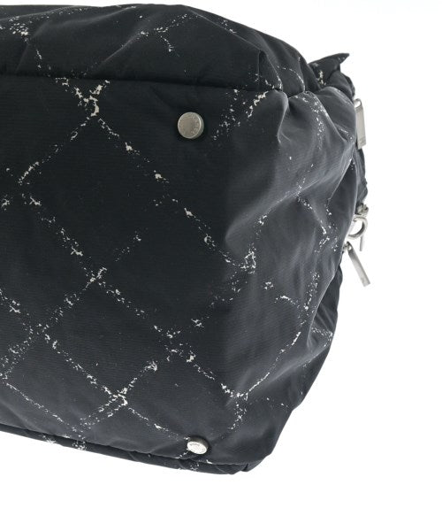 CHANEL กระเป๋าใส่อุปกรณ์ขนาดใหญ่