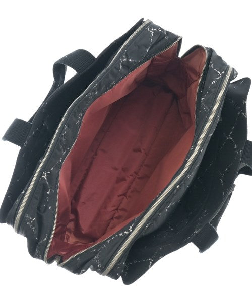 CHANEL กระเป๋าใส่อุปกรณ์ขนาดใหญ่