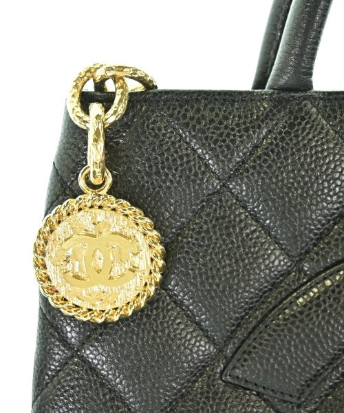 CHANEL กระเป๋าถือ