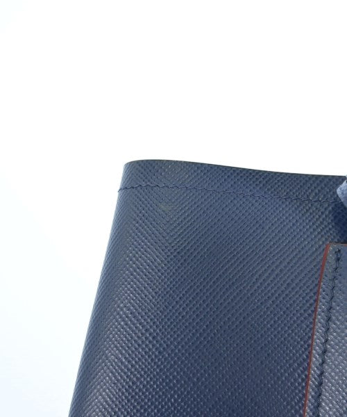 PRADA กระเป๋าถือ