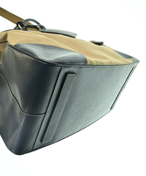 PRADA กระเป๋าใส่อุปกรณ์ขนาดใหญ่