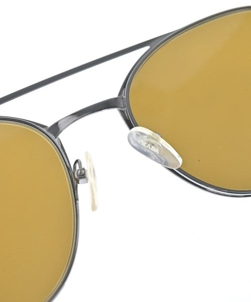 PRADA แว่นกันแดด