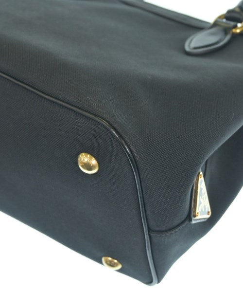 PRADA กระเป๋าถือ