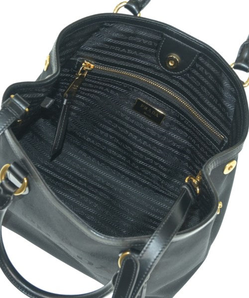 PRADA กระเป๋าถือ