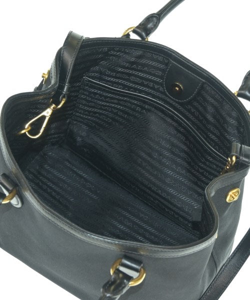 PRADA กระเป๋าถือ