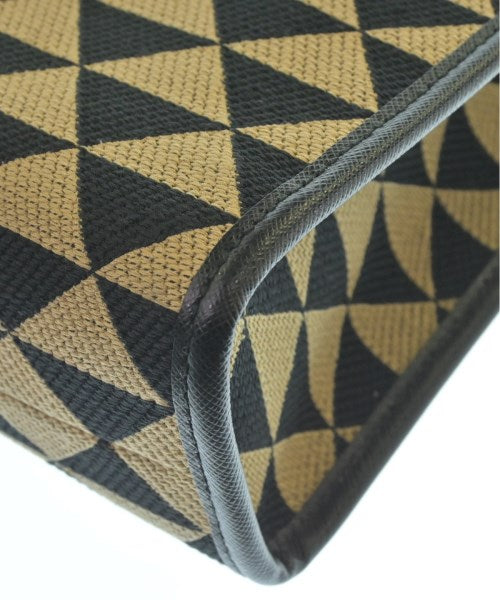 PRADA กระเป๋าถือขนาดใหญ่