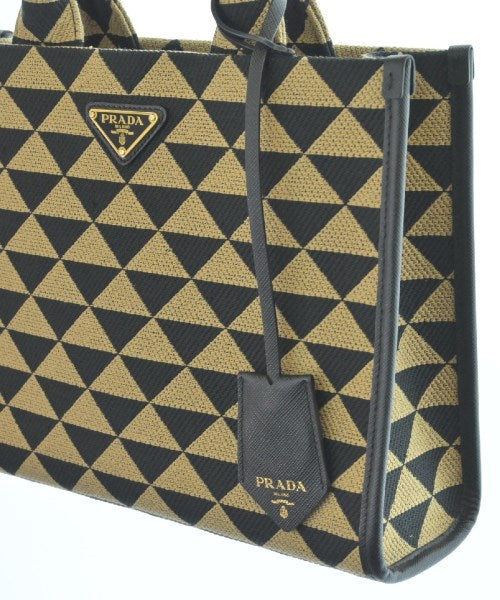 PRADA กระเป๋าถือขนาดใหญ่
